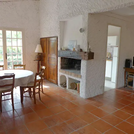 Holiday La Quichenotte